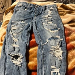 American eagle size 6 ripped jeans